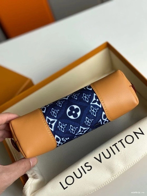 WIS PM COSMETIC VUITTON POUCH LOUIS SINCE 1854 0905